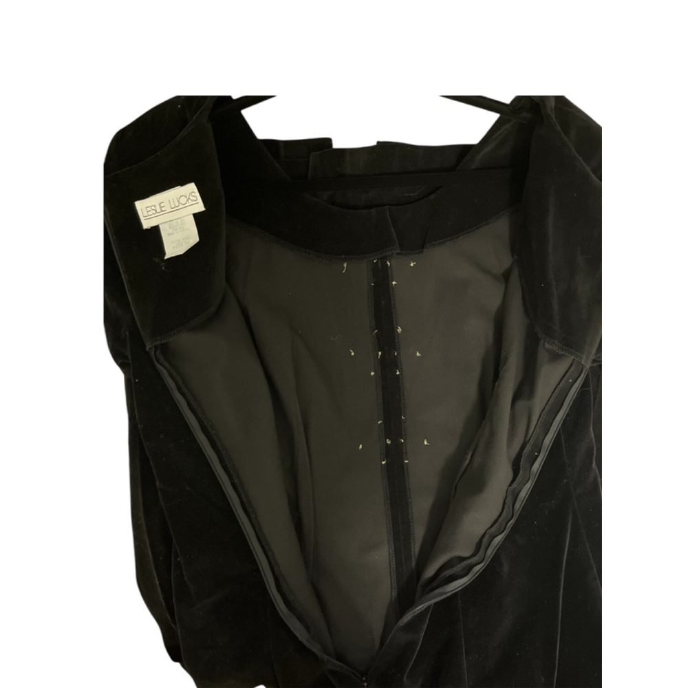 Leslie Lucks, Vintage & Velvet Black Dress with Gold Color Accents, SZ: 16 - Picture 6 of 9